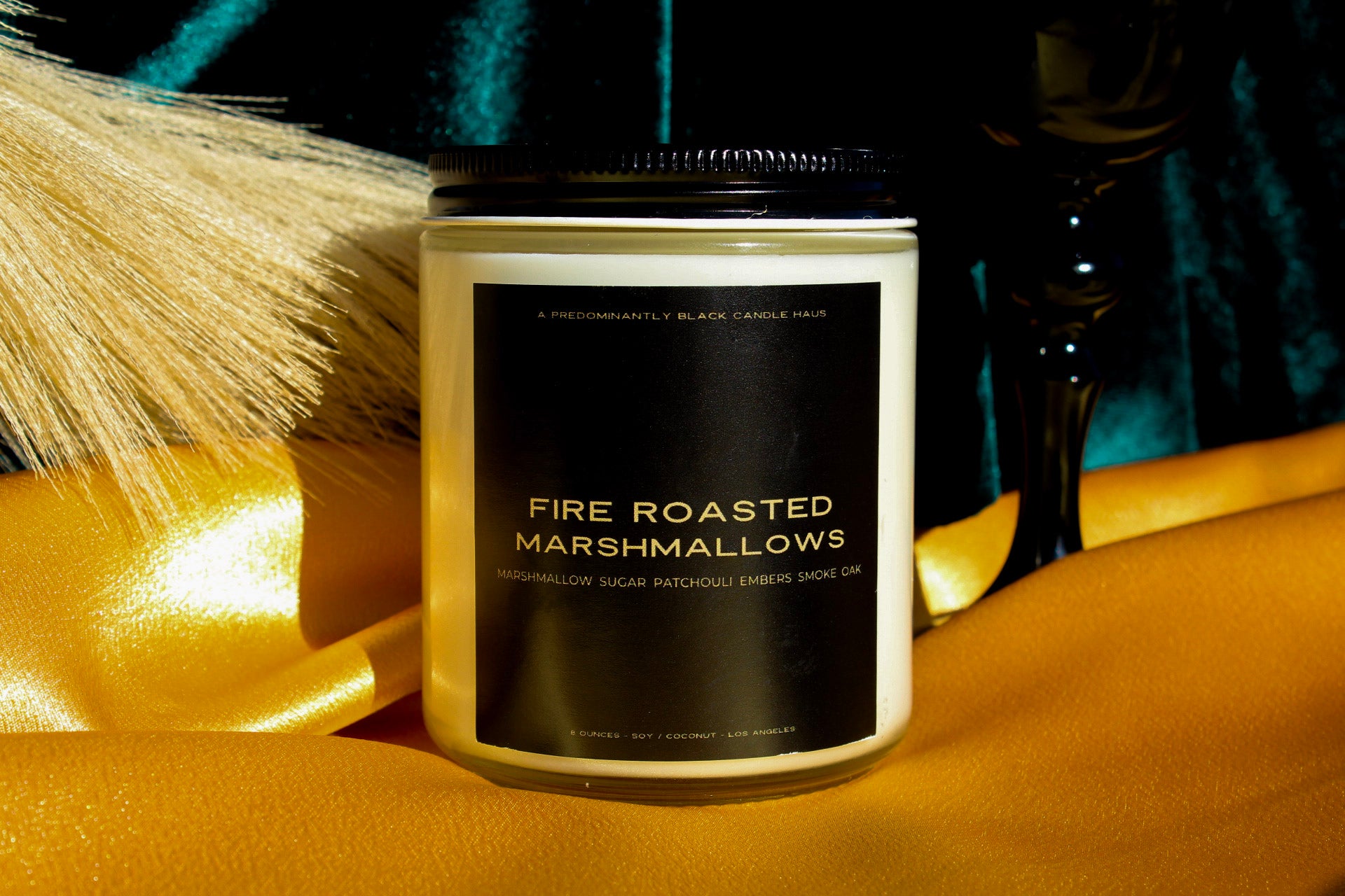 Toasted Marshmallow Soy Wax Candle Scent: Ozone, Marshmallow, Smoke 